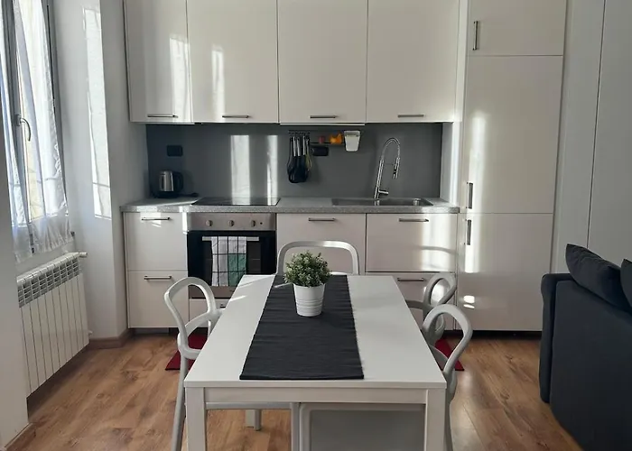 Design On Navigli * Milánó