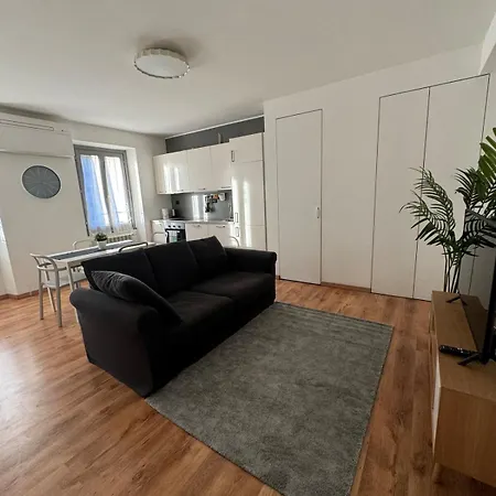 Appartement Design On Navigli