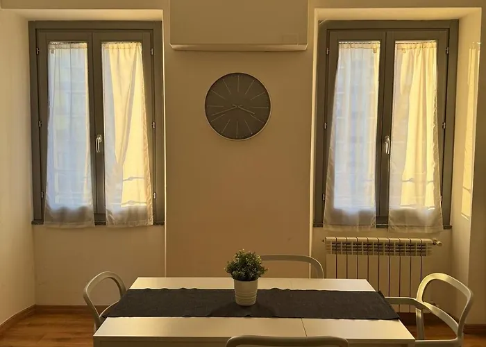 Design On Navigli Mediolan